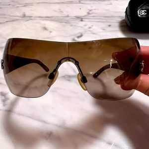 AUTHENTIC Chanel Brown Quilted Sunglasses w Original Carrying Case 4157-Q
